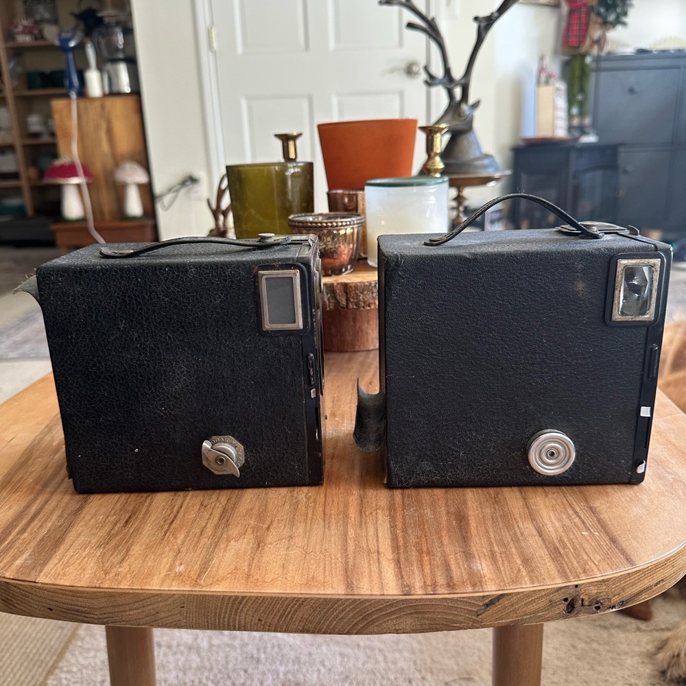 Set of vintage brownie cameras. See pics for condition kodak target six 16 - Picture 2 of 7